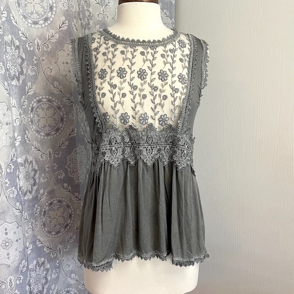 POL Tops - POL Charcoal Crochet & Lace Tunic Size small